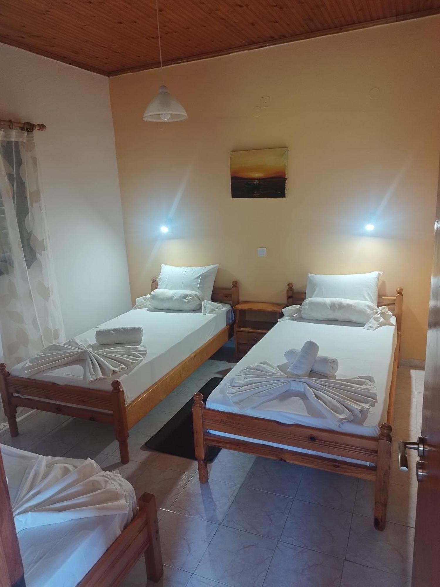Takis Haikos House Two Minutes Walk To The Beach Peroulia Vounaria Exterior photo